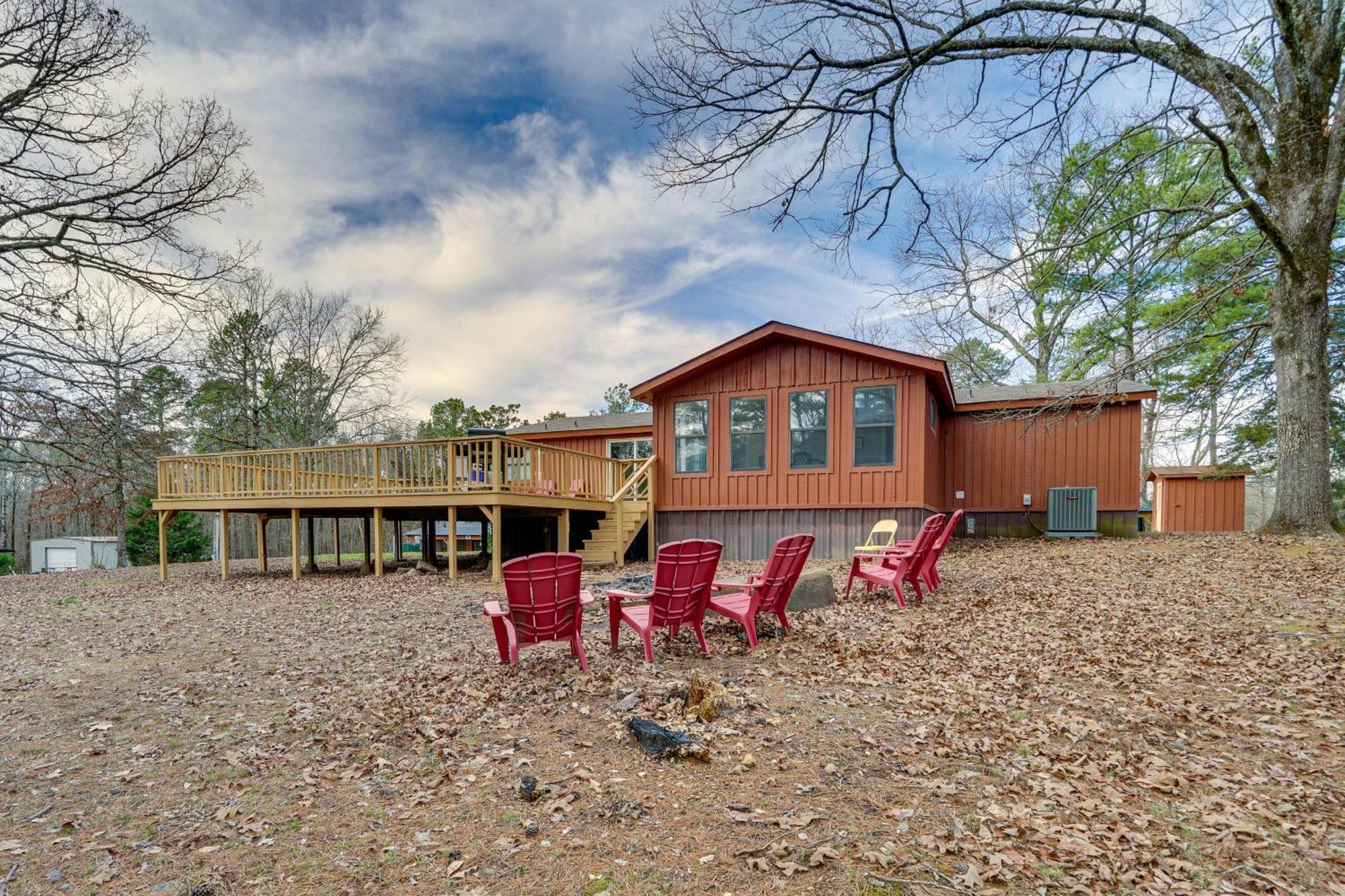 Вилла Pet-Friendly Broken Bow Cabin With Deck And Fire Pit! Экстерьер фото